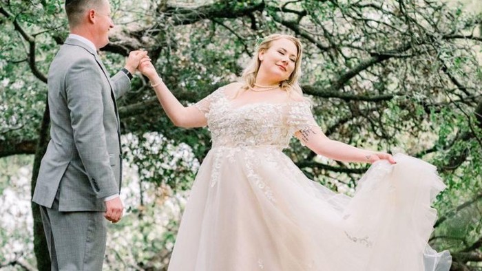 Timeless Wedding Gown Untuk Tubuh Curvy/ Foto : mag.cocomelody.com