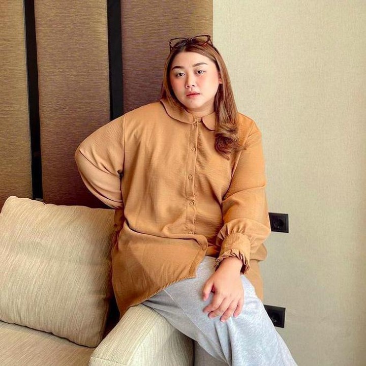 <p> Tak hanya berolahraga, Rissa juga menjaga betul pola makannya. Ia mengaku, melalui Instagram-nya, benar-benar menghindari makanan kaya lemak jenuh seperti gorengan, Bunda. (Foto: Instagram @clarissaputri_)</p>