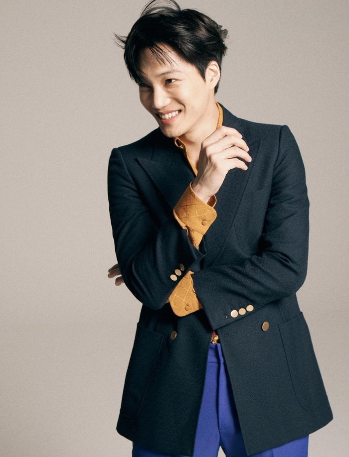 Dinilai memiliki semangat muda dan filosofi yang sama membuat Gucci menetapkan Kai EXO sebagai global ambassador sejak tahun 2019. Kai adalah selebriti Korea pertama yang menyandang gelar ini. / foto: instagram.com/zkdlin