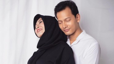 Selamat! Fedi Nuril dan Istri Dikaruniai Anak Ketiga