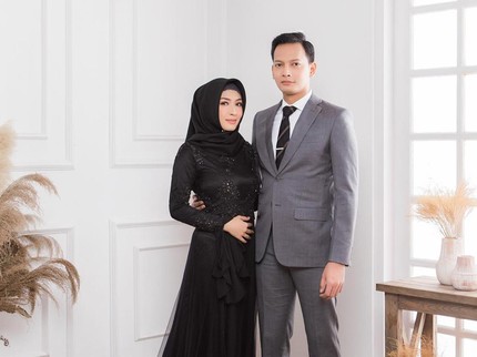 7 Potret Fedi Nuril & Istri yang Hamil Anak Ketiga Rayakan Ultah Pernikahan ke-6