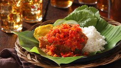 Resep Ayam Geprek Sambal Rawit Kacang Mete, Pedes Lover auto Ngiler
