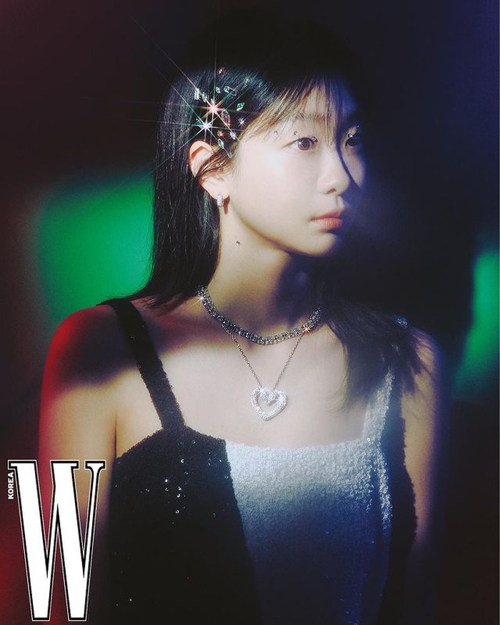Interview Da-mi dengan W Korea juga ditayangkan di YouTube W Korea. Melalui video tersebut, Kim Da-mi menceritakan proses syuting Our Beloved Summer yang menyenangkan sekaligus mendebarkan. / foto: instagram.com/wkorea