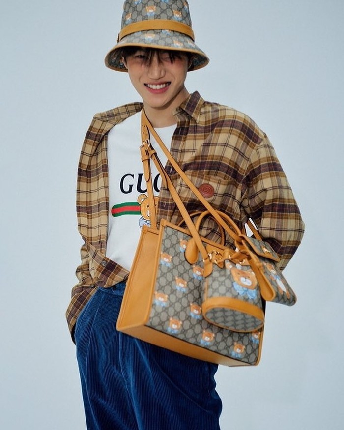 Selain menjadi global ambassador, personil EXO ini juga menjabat sebagai Gucci Eyewear Men Global Ambassador. Di tahun-tahun setelahnya, pria kelahiran tahun 1994 ini justru terlihat lebih banyak mempromosikan fashion dan tas. / foto: instagram.com/zkdlin