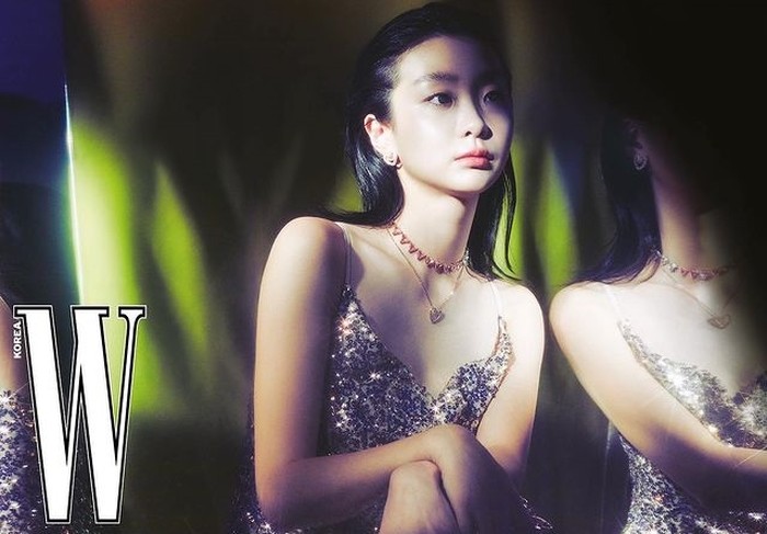 Setelah membintangi Our Beloved Summer, aktris cantik Kim Da-mi ini banjir tawaran kerjasama dengan brand maupun kesempatan tampil di berbagai acara. Tidak hanya itu, Da-mi juga ditawari proyek drama dan film Korea mendatang. / foto: instagram.com/wkorea