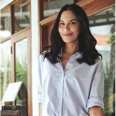 Pamer Foto Lawas 26 Tahun Lalu, Sophia Latjuba Bikin Netizen Terkejut