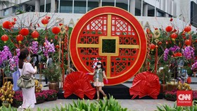 FOTO: Ornamen Tahun Baru Imlek di Bundaran HI Jakarta