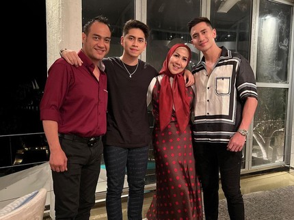 Sweet! 5 Potret Verrell Bramasta Akhirnya Beri Restu Venna Melinda & Ferry Irawan