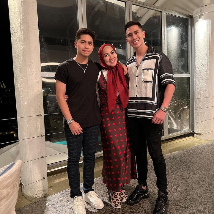 <p>Berbeda dengan Verrel. Sang adik, Athala langsung menyetujui hubungan ibunda dengan Ferry Irawan. Begitu pula dengan Vania, yang menerima keberadaan Ferry. (Foto: Instagram @bramastavrl)</p>
