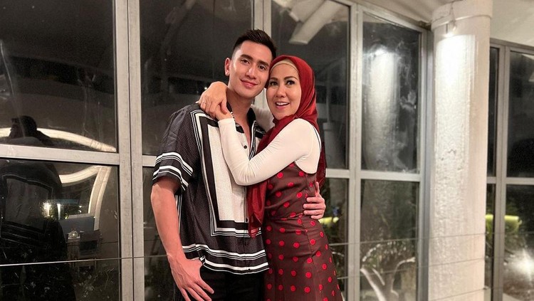 Verrel Bramasta bersama Venna Melinda dan Ferry Irawan Verrel Bramasta bersama Venna Melinda dan Ferry Irawan