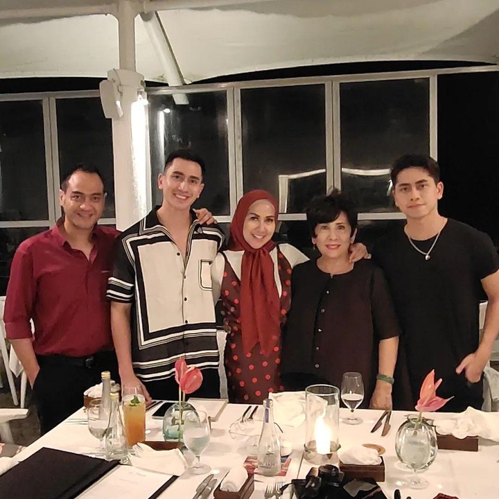<p>Seperti yang telah diceritakan Venna Melinda dan Ferry Irawan, Verrel tak langsung menanggapi Venna yang meminta izin kepadanya untuk menikah lagi. (Foto: Instagram @ferryirawanofficial)</p>