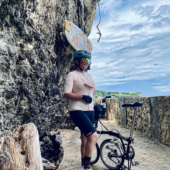 <p>Wah, gaya hidup sehat yang bisa dicontoh nih, Bunda. Bunda mau ikut bersepeda seperti Bella Saphira?(Foto: Instagram @bellasaphiraofficial)</p>