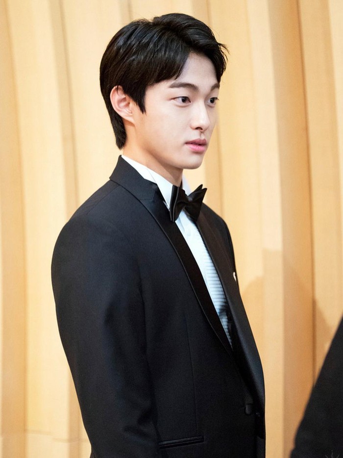 All of Us Are Dead merupakan serial besar pertama Yoon Chan Young sebagai pemeran utama, ia berperan sebagai Lee Cheong San, setelah banyak membintangi masa kecil pemeran utama di berbagai drama seperti Do You Like Brahms?, Dr. Romantic, dan Still 17./ Foto: instagram.com/yooncy1