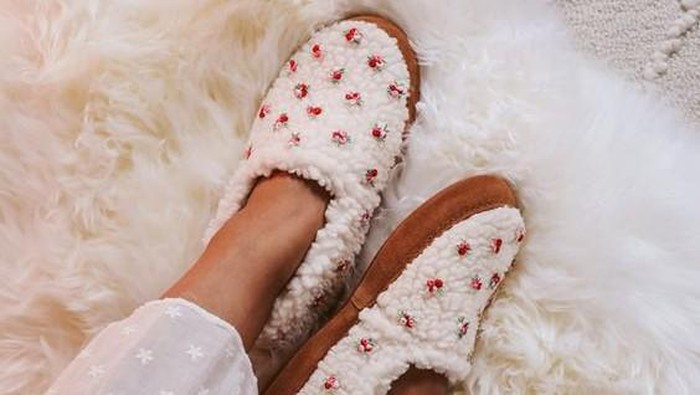 Hangat dan Nyaman, Ini Jenis Sepatu yang Cocok Dipakai saat Cuaca Dingin!