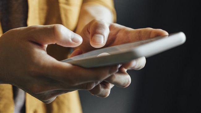 Belakangan, viral kabar soal jasa screenshot ponsel iPhone. Jasa ini menggambarkan kebutuhan orang di zaman kiwari akan validasi sosial.