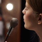 Setting Spray vs Setting Powder, Mana yang Membuat Makeup Lebih Tahan Lama?