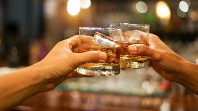 Meski Sedikit, Konsumsi Minuman Beralkohol Bisa Turunkan Volume Otak