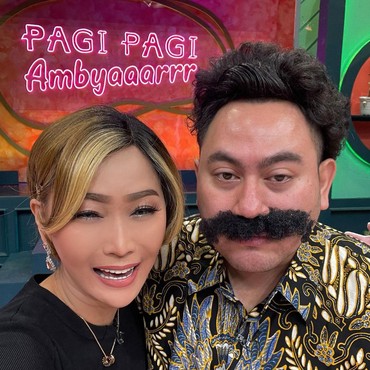 Inul Daratista Ngakak Lihat Nassar Tiru Kumis Tebal Adam Suseno