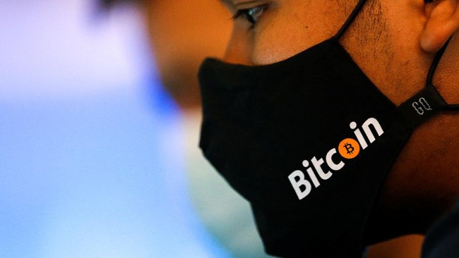 Mayoritas kripto meradang pada Senin (29/8) pagi, dengan penurunan harga bitcoin hingga ke level US$19 ribuan per keping.
