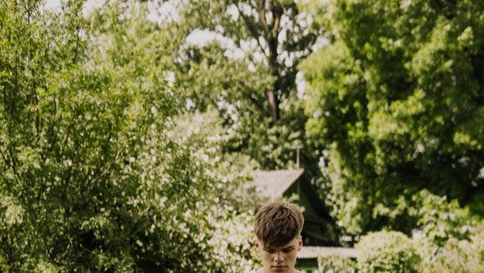 Cara Berjalan Kamu Punya Arti, Ternyata Cara Jalan Begini Tanda Orang Introvert!