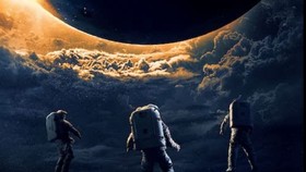 Sinopsis Moonfall, kala Bumi Terancam Ditabrak Bulan