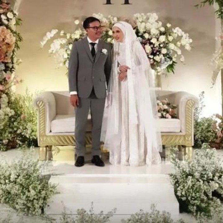 <p>Kabar bahagia datang dari Rara Nawangsih, pesinetron Ikatan Cinta itu melangsungkan pernikahannya di Yogyakarta pada Minggu (30/1/2022), Bunda. (Foto: Instagram Stories Rara Nawangsih)</p>