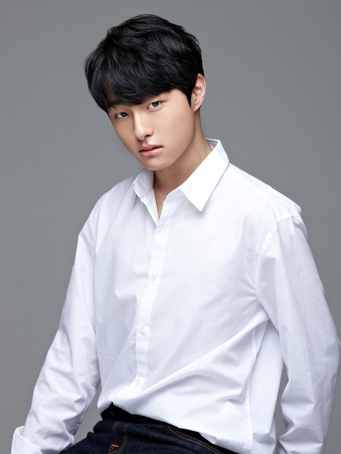 Yoon Chan Young merupakan aktor asal Korea Selatan yang lahir pada 25 April 2001. Ia memulai karirnya sebagai aktor cilik pada tahun 2013 lalu./ Foto: instagram.com/yooncy1