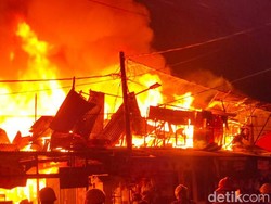 Api Bak Gunung, Saksi Cerita Detik-detik Kebakaran 100 Rumah di Jakbar
