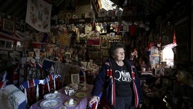 FOTO: Melihat 7 Ribu Koleksi Pernak-Pernik dari Kerajaan Inggris