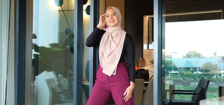 Tips Diet ala Tya Ariestya, Paling Murah Dicoba Cukup Jalan Kaki 45 Menit Bun Salah satu kunci sukses diet Tya Ariestya adalah konsisten jalan kaki selama 45 menit tiap hari. Bagaimana Tya Ariestya melakukannya? Simak ulasannya yuk Bunda.