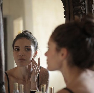 img-title Kenali 4 Basic Skincare yang Wajib Kamu Gunakan Setiap Hari