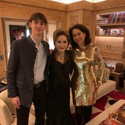 Intip Gaya Modis dan Kompak dari Istri dan Putri Presiden Soekarno, Dewi dan Kartika Soekarno!