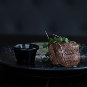 Tingkat Kematangan Daging Bisa Ungkap Kepribadianmu, Penyuka Steak Rare Orangnya Frontal!