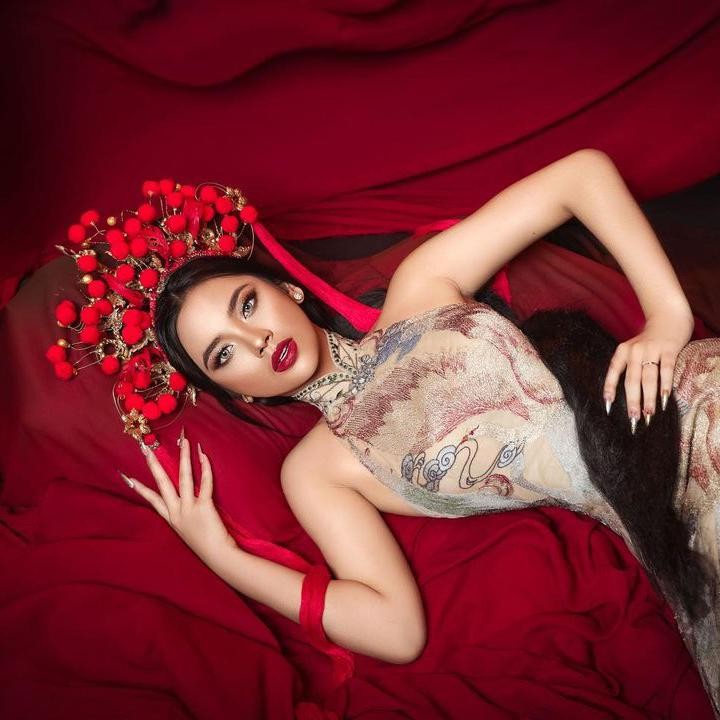 <p>Lyodra melakukan pemotretan bersama FD Photography, Bunda. Ia pun terlihat cantik dengan rambut yang panjang. (Foto: Instagram: @fdphotography90)</p>