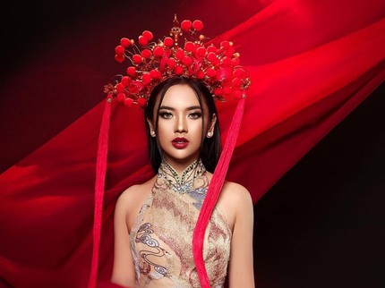 5 Potret Lyodra Ginting Photoshoot Bertema Imlek, Cantik dan Menawan dengan Headpiece Merah