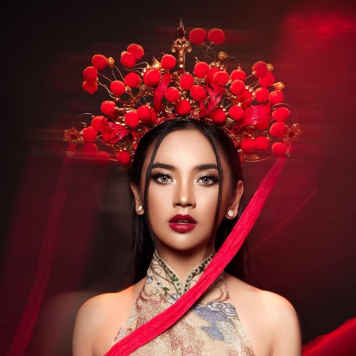 <p>Beberapa artis Tanah Air melakukan sesi pemoretan untuk menyamput Tahun Baru Imlek, Bunda. Salah satunya adalah Lyodra Ginting. (Foto: Instagram: @fdphotography90)</p>