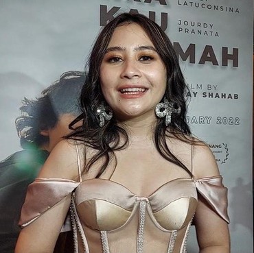 Prilly Latuconsina Putus dengan Irzan Faiq, Mata Sembab Disorot