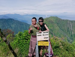 Dua Pendaki Tersesat Ditemukan di Puncak Junghuhn Gunung Malabar