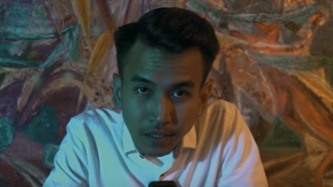 Kuasa hukum Adam Deni menyebut orang tua kliennya sempat mendatangi rumah Sahroni untuk minta maaf, tapi tak berhasil menemui Sahroni.