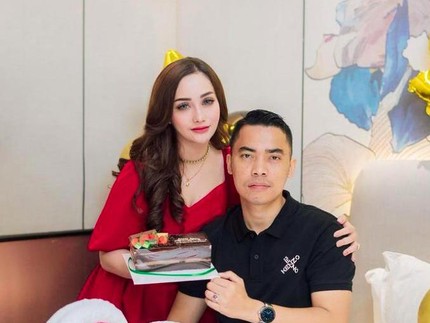 7 Potret Cristina Laws Istri Kasat Reskrim Kutai Timur, Blasteran Selandia Baru-RI