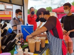 Demi Ikut Kejuaraan Sepeda, Remaja Ini Jualan Kopi di Pinggir Jalan