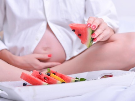 9 Manfaat Makan Semangka untuk Bumil, Bisa Cegah Preeklamsia juga Lho
