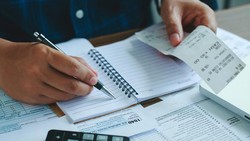 7 Cara Mengatur Keuangan untuk Pasangan Muda