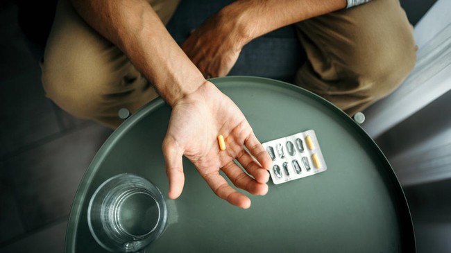 Obat Evushel Ditarik FDA Karena Tak Manjur Lawan Virus Covid Baru Obat evusheld ditarik FDA atau Badan Pengawas Obat dan Makanan AS karena dinilai tidak manjur melawan penularan varian baru virus Corona yang sangat menular.