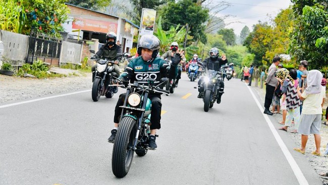 Berikut daftar 20 pembalap MotoGP, Moto2, Moto3, dan ATC yang parade dengan Presiden Jokowi di Jakarta jelang MotoGP Mandalika 2022.