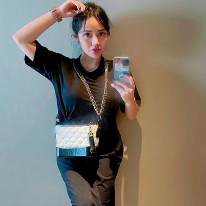 <p>Seiring bertambahnya usia, Mawar terlihat semakin cantik dan awet muda. "Awet muda sekali Mbak Mawar. Idolaku jaman AFI," puji salah satu penggemar lewat kolom komentar Instagram-nya. (Foto: Instagram @mysamawar)</p>