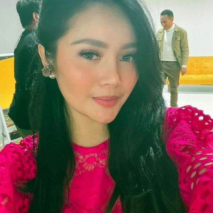<p>Dari sekian jebolan Akademi Fantasi (AFI), nama Mawar cukup dikenal luas oleh publik. Mawar memang tak lagi aktif di layar kaca, tapi ia cukup aktif di media sosialnya. (Foto: Instagram @mysamawar)</p>
