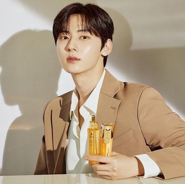 img-title Jadi Model Brand Kosmetik Ternama, Idol K-Pop ini Tampil Tampan dan Berkarisma