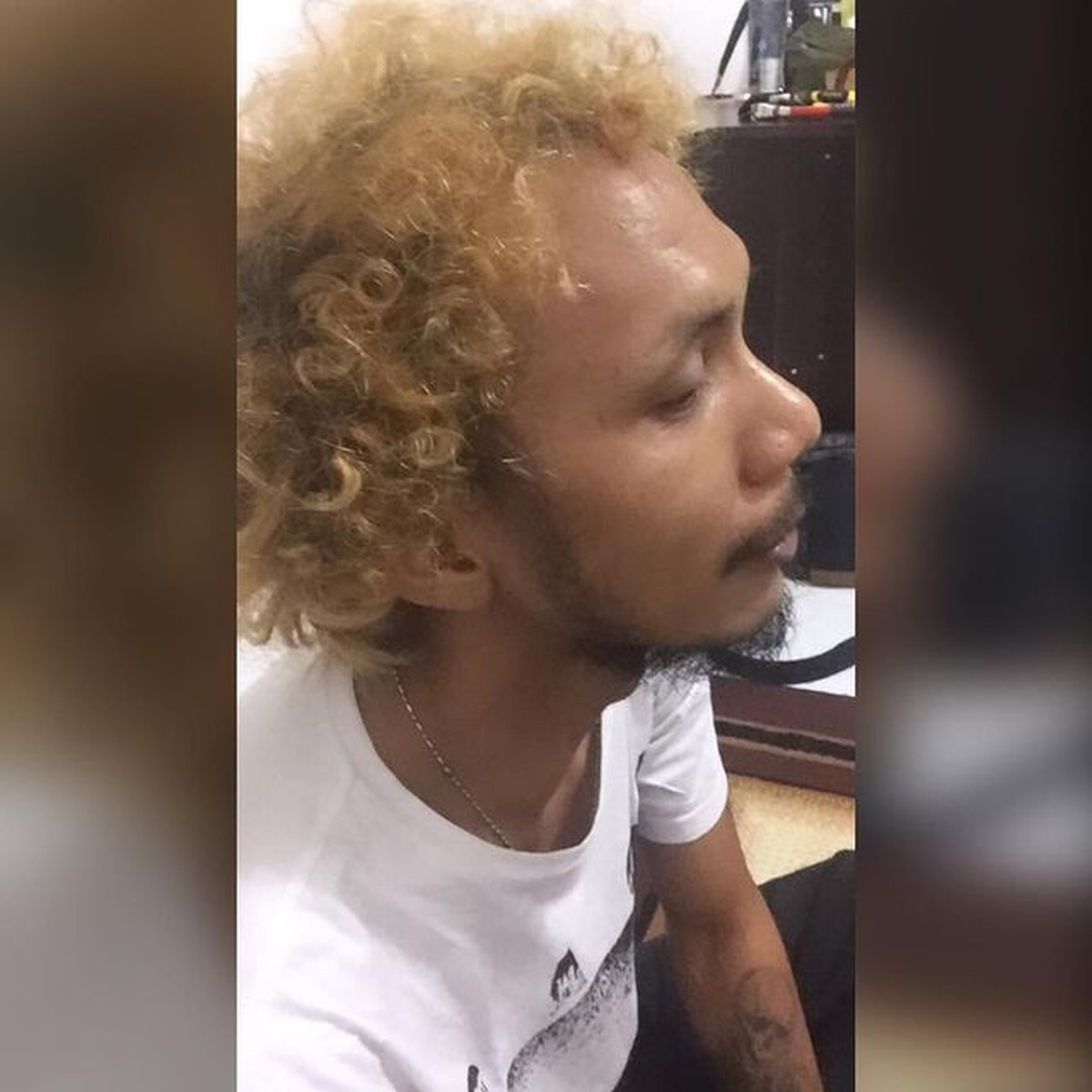 Norman Kamaru menjadi sorotan publik usai mengganti nama dan mengubah penampilannya&period; Yuk kita intip potret terbarunya&excl;