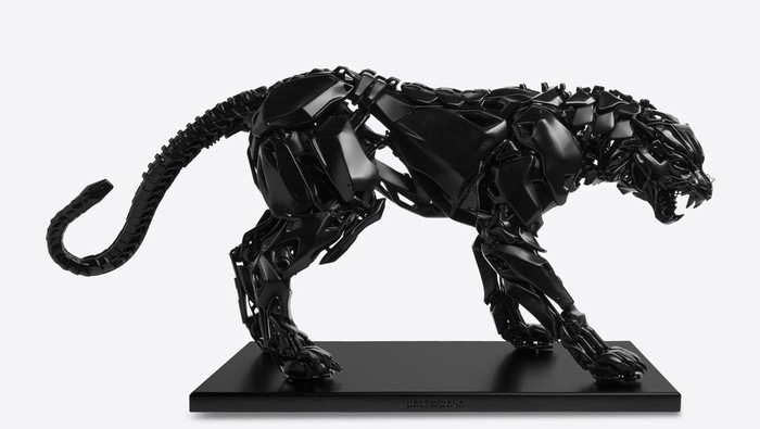 Balenciaga Rilis Patung Macan Futuristik Seharga Ratusan Juta! Seperti Apa? Balenciaga Rilis Patung Macan Futuristik Seharga Ratusan Juta! Seperti Apa?